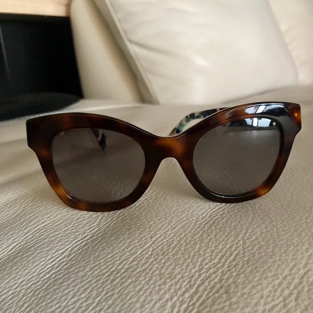 FENDI TORTOISE BROWN GLASSES with multicolor side